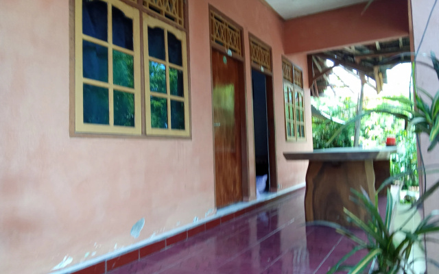 Hotel O Dannis Homestay Near Musholla Al Istiqomah Terawangan — 2-star hotel in Kecamatan Montong Gading