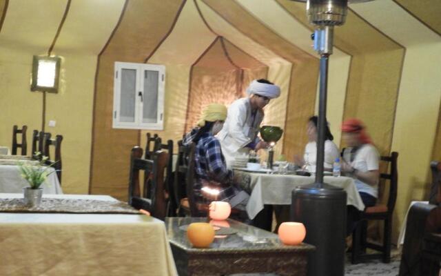 Room in Lodge - Sleep In Luxury Tent In Desert !
