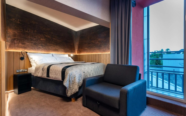 Atrium Hotel