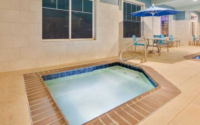 Holiday Inn Express Hotel & Suites Seaside-Convention Center by IHG