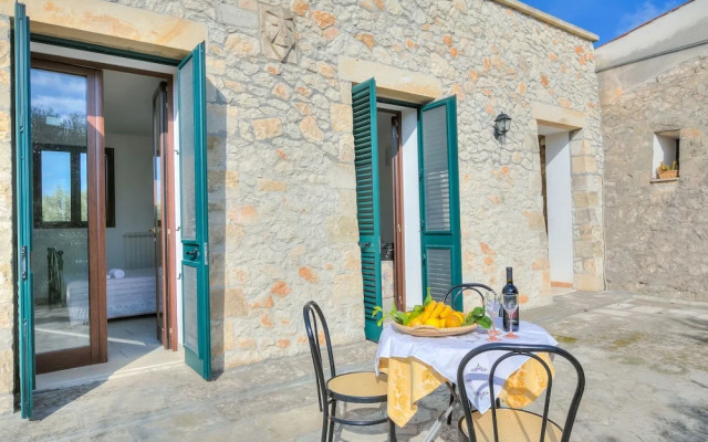 Villa Degli Dei With Garden and Pool