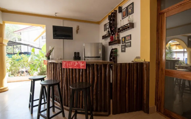 OYO 27909 Coco Garden Bar & Restaurant