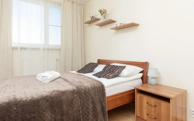 Belgradzka Apartment Warsaw by Renters