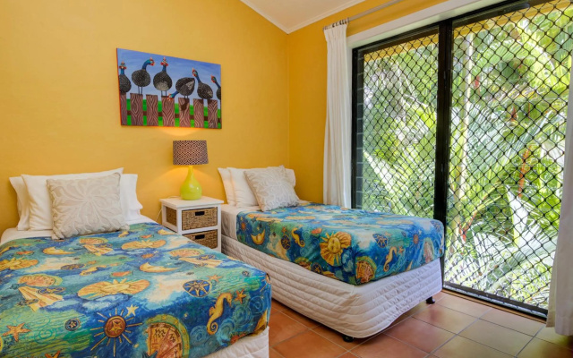 Number 2 On The Beach | Beautiful Beachfront Villa – Guest Rooms – Port Douglas