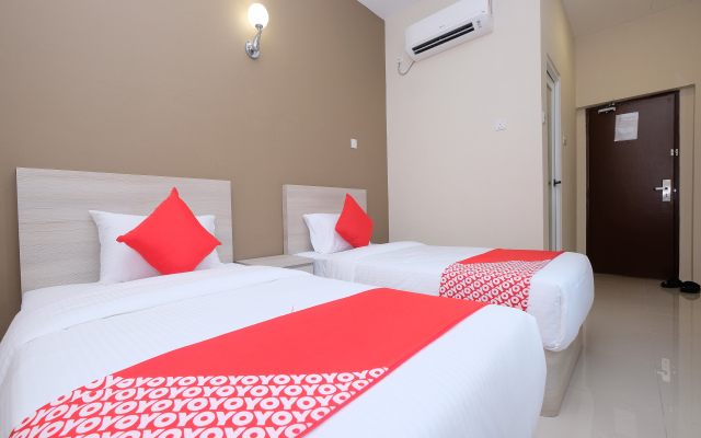 Super OYO 43935 Mancalin Hotel