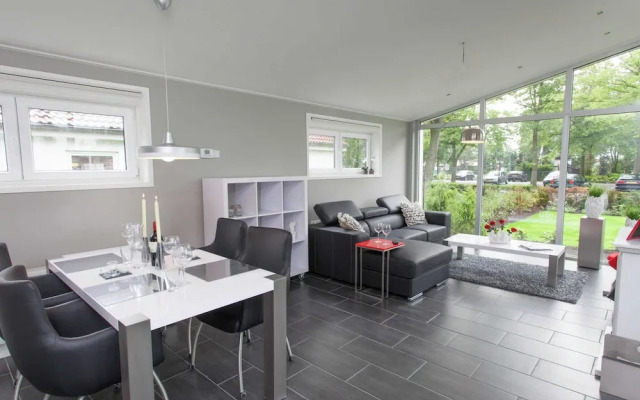 Light Bungalow With Dishwasher, Near Maastricht