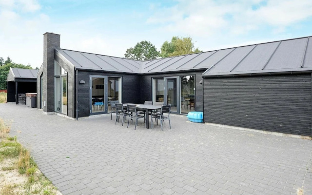 10 Person Holiday Home in Romo