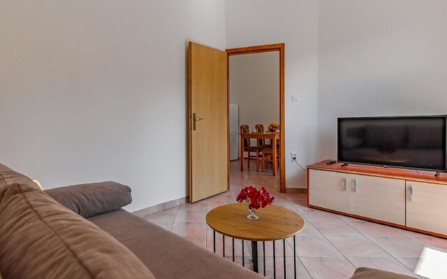Inviting Apartment in Banjole near Veruda Lighthouse