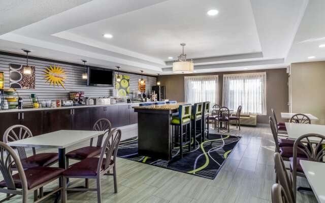 La Quinta Inn & Suites by Wyndham Canton MS