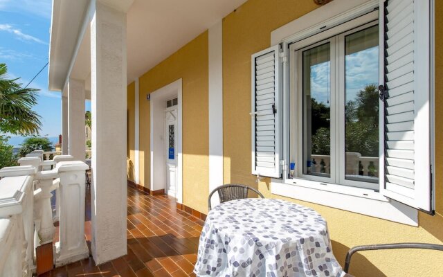 Beautiful Apartment in Omisalj With 1 Bedrooms and Wifi