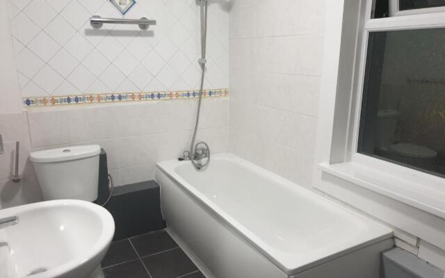 Lovely 1 bedroom flat High Barnet 3 mins away
