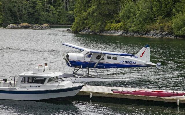 Nootka Island Lodge