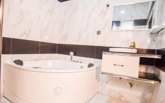 Executive 4 Bedroom House