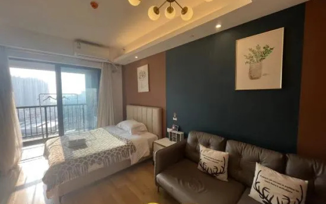 Golden Diamond Apartment