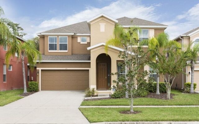 Amazing 6 Bedroom House