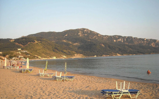Kostas Apartments & Studios