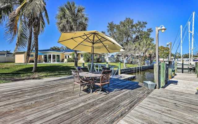 Pool, Dock & Kayaks: Waterfront Palmetto Home