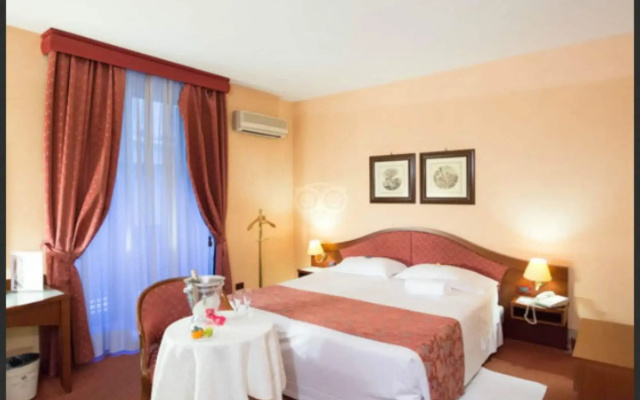 Massimo Plaza Hotel