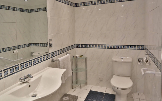 Best Western Heath Court Hotel