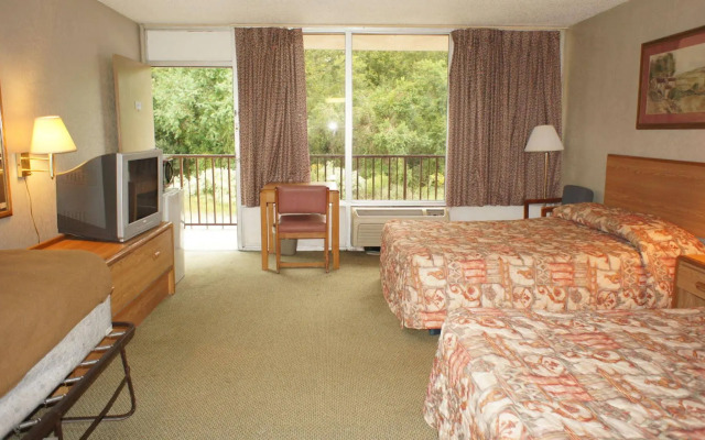 Executive Inn & Suites