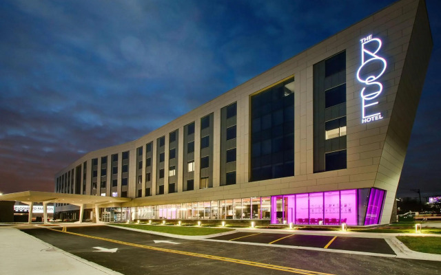 The Rose Hotel Chicago O’Hare, Tapestry Collection by Hilton