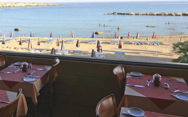 Corallia Beach Hotel Apartments