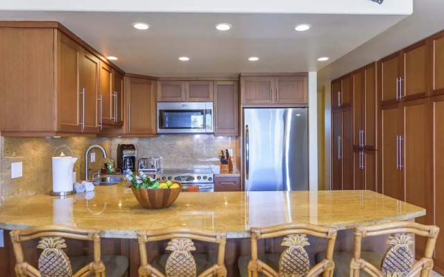 Papakea H404 3 Bedroom Condo by RedAwning