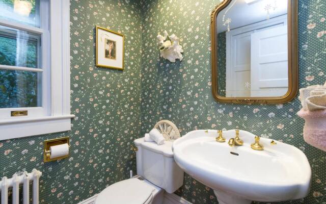 The Harbor Rose Bed & Breakfast