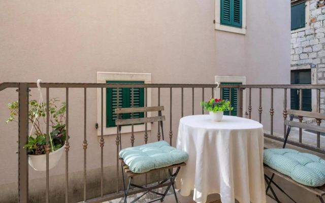 Royal Apartment Damida