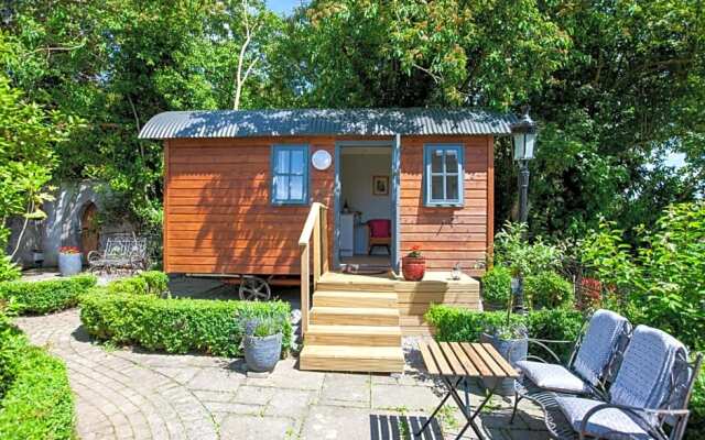 Lilac Hut Shepherds Hut