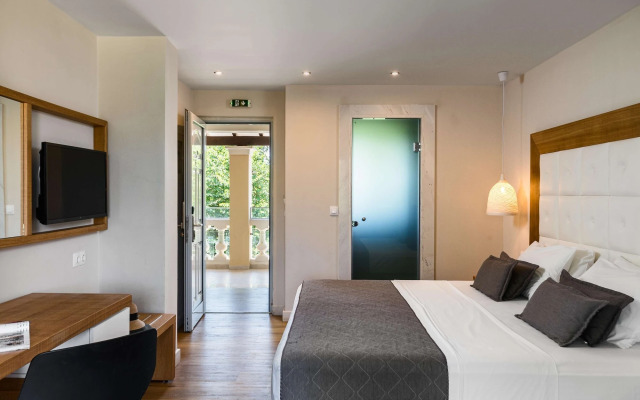 Akron Seascape Resort