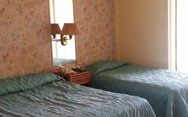 Summer Holiday Hotel