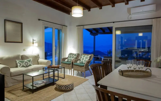 Luxury Villa With Stunning Views in Lefkada