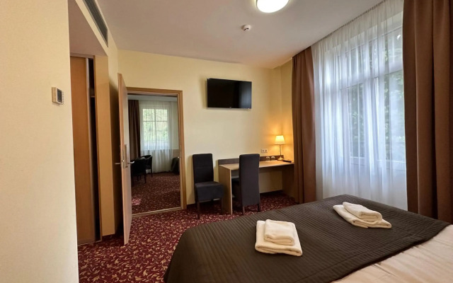 City Gate Hotel