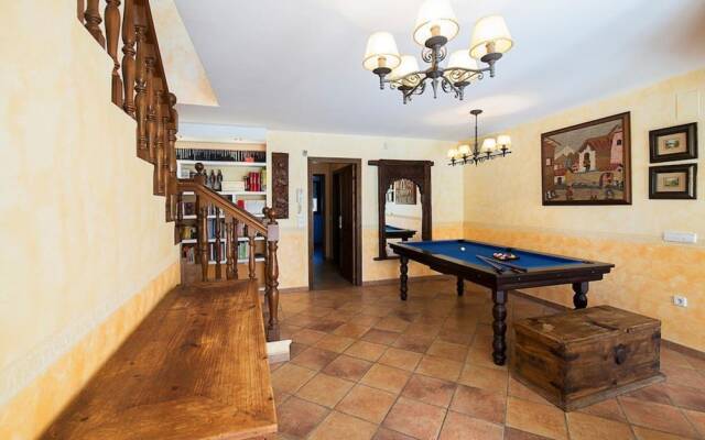 Villa - 4 Bedrooms with Pool and WiFi - 106398