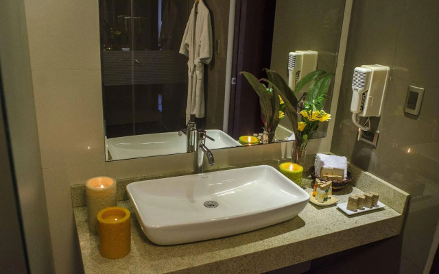 Sm Hotel And Business