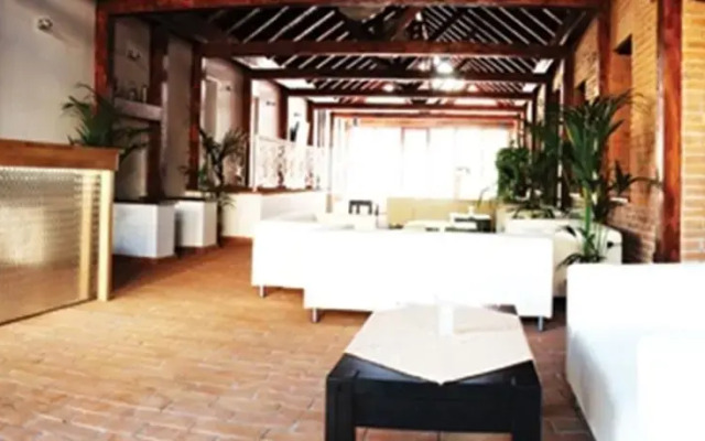 Edel House