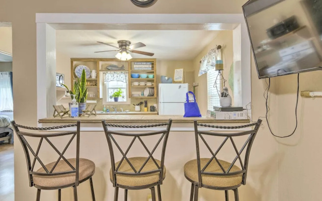 Fire Pit & Grill: Fishing Cottage in Aransas Pass!