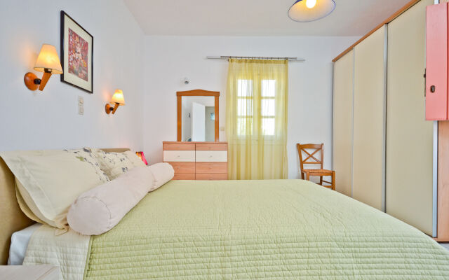 Ydreos Studios & Apartments