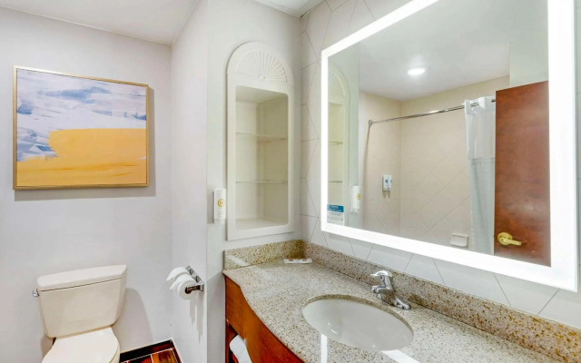 Comfort Suites East Brunswick - South River
