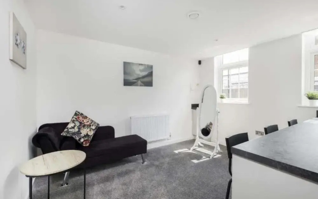 Modern 2bed Apartment-ground Floor-free Parking