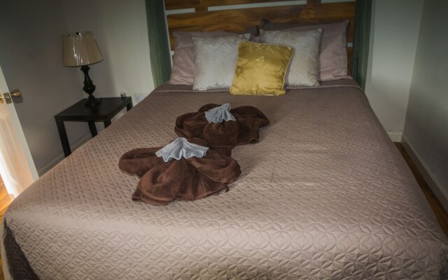 Francein's One Bedroom Suite