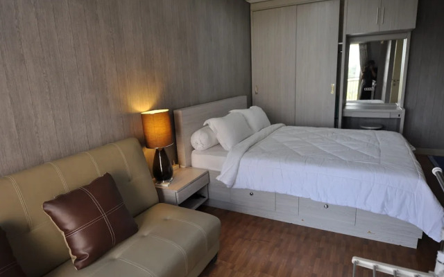 Quiet 3BRs pool and lake view