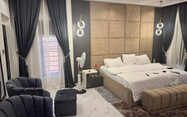 Serene Oasis in Lagos - Private Pool & Relaxing Ambiance