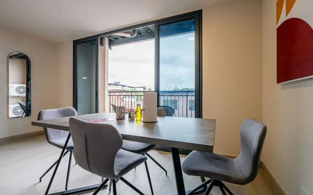 w Comfy 1BR w Perfect Balcony in Casco View