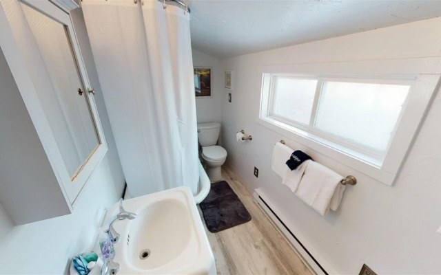 Dog Friendly Blue House by AAA Red Lodge Rentals