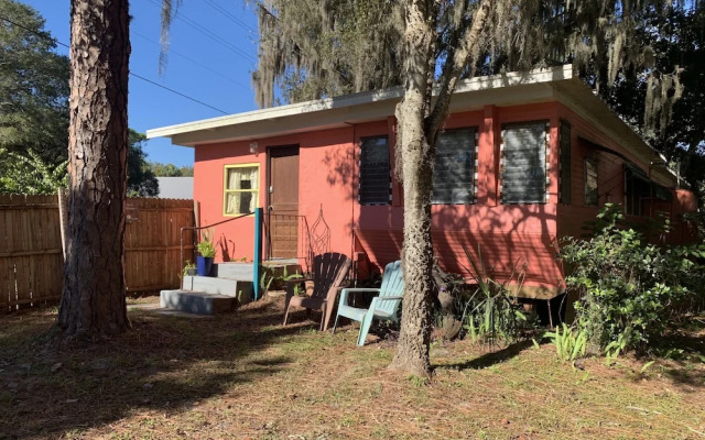 Nature Coast Inn and Cottages