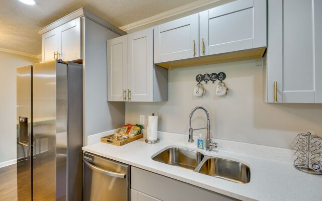 Family-friendly Tuskegee Home: 3 Mi to University!