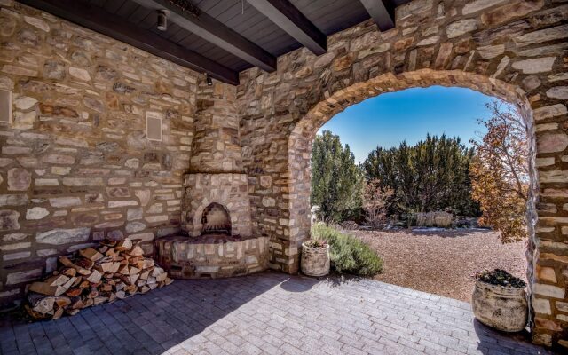 The Sunrise Retreat by Vtrips