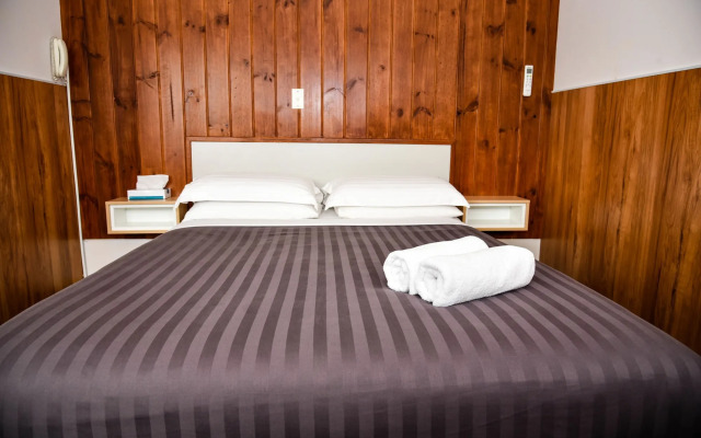 Hobart Tower Motel